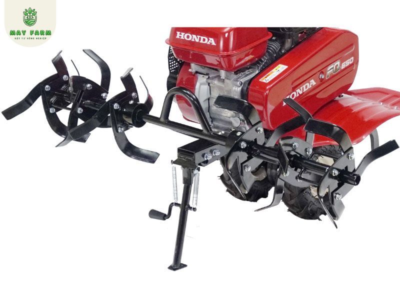 Máy xới đất Honda FQ650 đi kèm với lưỡi xới có khả năng xới sâu 