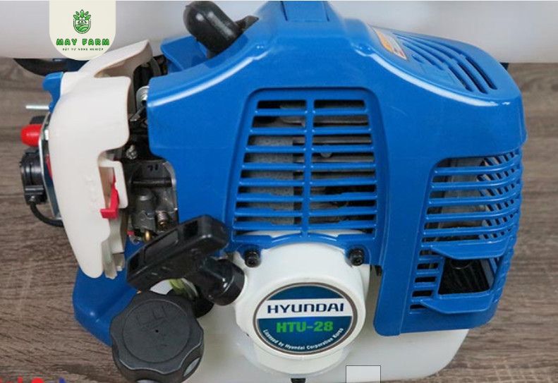 Thiết kế với tính năng khởi động giật nổ bằng tay.