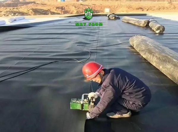  Ưu điểm của bạt HDPE 0.75mm - Dễ thi công hàn nối